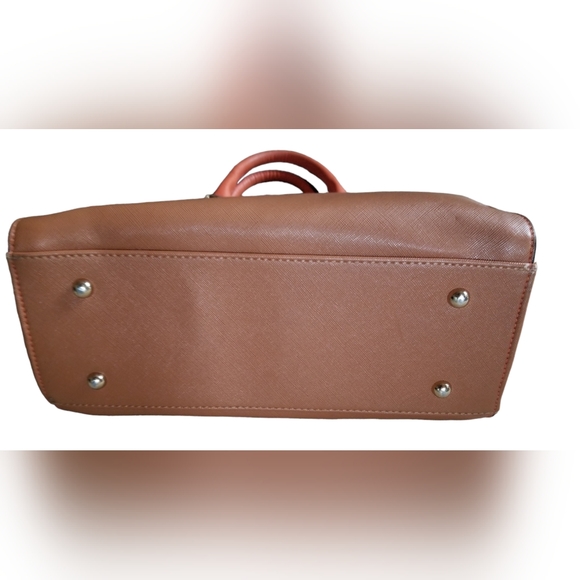 ORANGE AND BROWN FAUX LEATHER   HANDBAG. - Picture 3 of 5